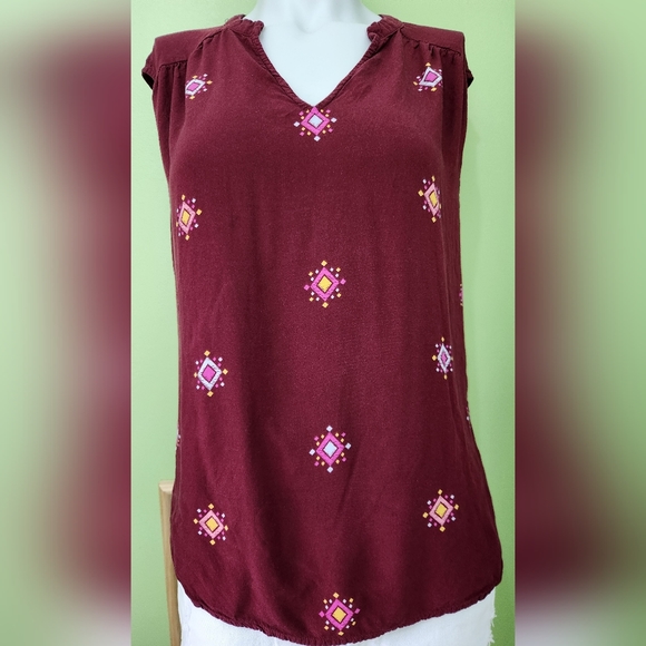 Old Navy Tops - Old Navy sleeveless top